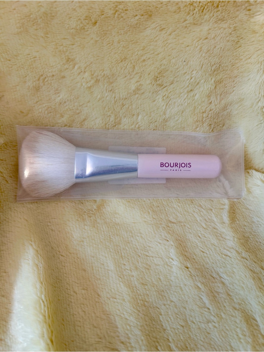 Bourjois Powder Brush – Soft Full-Coverage Face Brush